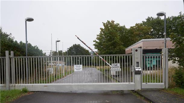Blick auf das Gelände eines ehemaligen Bundeswehr-Bunkers in Traben-Trarbach, der als Cyber-Bunker bekannt wurde.