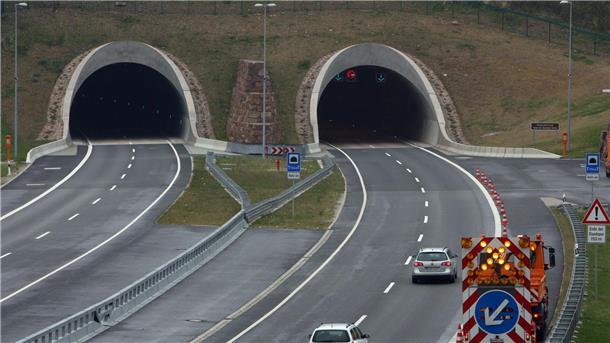 Blick auf den Heidkopftunnel nahe dem thüringischen Rustenfelde.