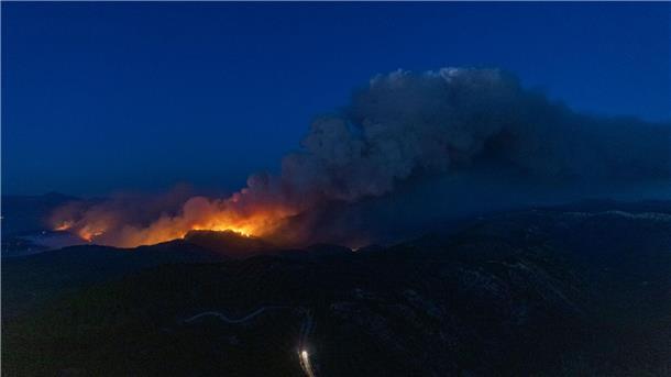 Blick auf den Waldbrand in Villanueva de Viver in Spanien: Das Fortschreiten des Feuers hat die Evakuierung von einem Dutzend Dörfern erforderlich gemacht. Die Flammen haben bereits 2000 Hektar zwischen Castellón und Teruel ergriffen.