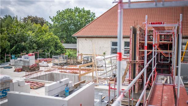Blick auf die derzeit im Bau befindliche barrierefreie Wohnanlage der Stäwog in der Isarstraße in Surheide. Foto: Hartmann