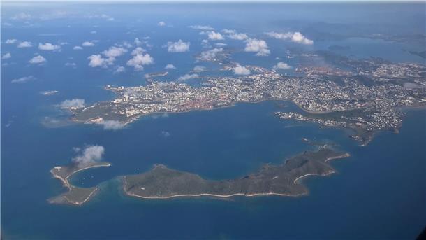 Blick auf die Hauptstadt Noumea der Inselgruppe Neukaledonien aus der Luft.