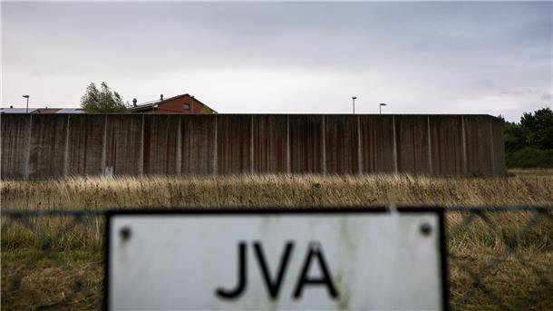 Blick auf die Justizvollzugsanstalt Sehnde in der Region Hannover. 