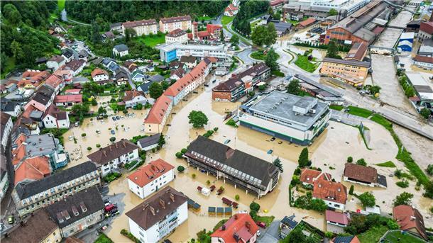 Blick auf die überschwemmte Ravne na Koroškem, rund 60 Kilometer nordöstlich von Sloweniens Hauptstadt Ljubljana.