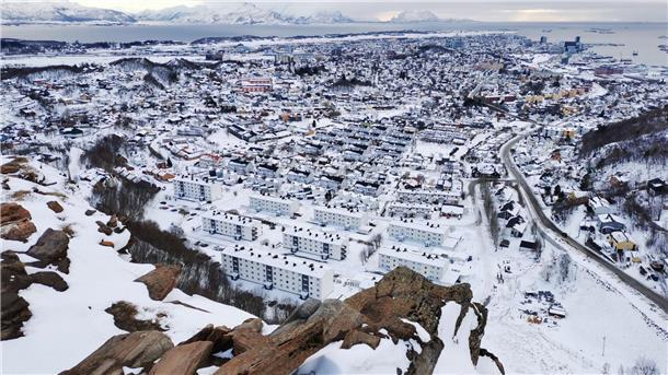 Kulturhauptstadt-Jahr beginnt für Bodø, Tartu und Bad Ischl Blick auf die verschneite Stadt: Bodø im hohen Norden von Norwegen ist die allererste Europäische Kulturhauptstadt nördlich des Polarkreises.