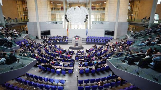 Blick in das Plenum des Bundestags. Diese Woche geht es dort erneut um das sogenannte Heizungsgesetz.