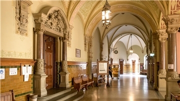 Blick in den oberen Flur am Landgericht in Bremen.
