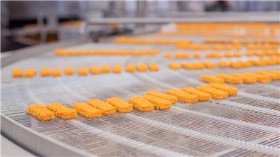 Blick in die Produktion der neuen veganen Fischstäbchen bei Frosta.