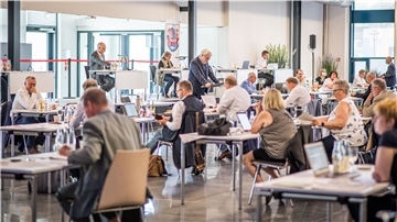 Blick in die Stadtverordnetenversammlung im Fischbahnhof. Foto: Hartmann