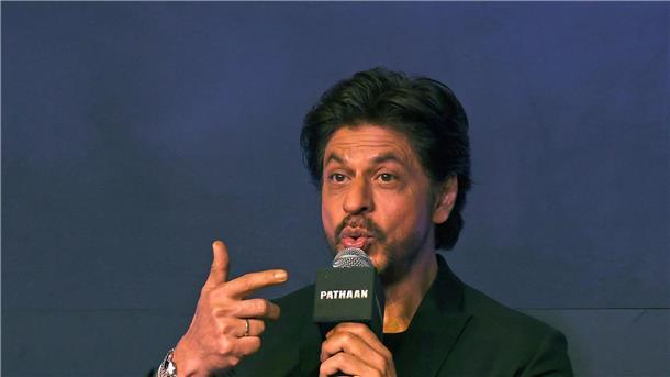 Bollywood-Schauspieler Shah Rukh Khan hat sich bei seinen deutschen Fans bedankt.