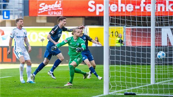 Weltmeister-Bruder hält Paderborn im Aufstiegsrennen Brackelmann brachte Paderborn wieder ins Spiel.