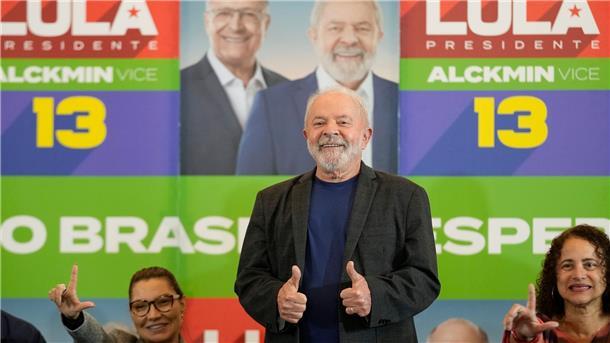 Brasiliens Ex-Präsident Luiz Inacio Lula da Silva, der für die Wiederwahl kandidiert, bei einer Wahlveranstaltung in Sao Paulo.