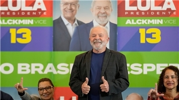 Brasiliens Ex-Präsident Luiz Inacio Lula da Silva, der für die Wiederwahl kandidiert, bei einer Wahlveranstaltung in Sao Paulo.