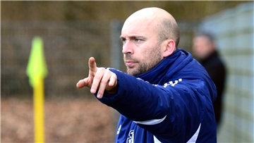 Bremen-Liga-Fußball mit der Leher TS gegen FC Union 60. Trainer Dennis Ley.