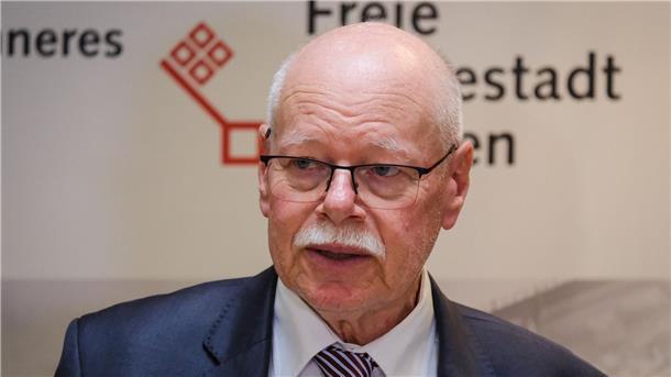 Bremens Innensenator Ulrich Mäurer (SPD) und evangelische Kirchen haben sich beim Thema Kirchenasyl auf Regeln geeinigt. (Archivbild)