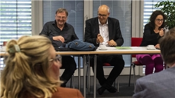 Bremens Regierungschef Andreas Bovenschulte (rechts) und SPD-Landeschef Reinhold Wetjen