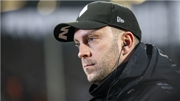 Bremens Trainer Ole Werner freute sich eher leise über den Sieg beim FC Bayern.