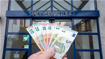 Geld, Geld, Geld