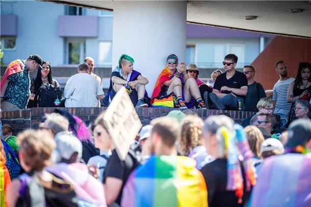 Bremerhaven feiert seinen zweiten Christopher-Street-Day mit einer Parade quer d...