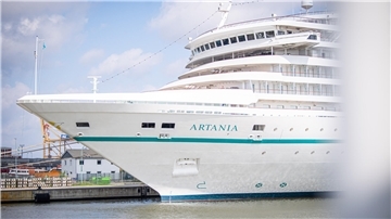 Bremerhaven ist für die „Artania“ fast schon ein Heimathafen. Am Mittwoch ist sie wieder da.