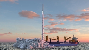 Raketenstart von einem Schiff. 