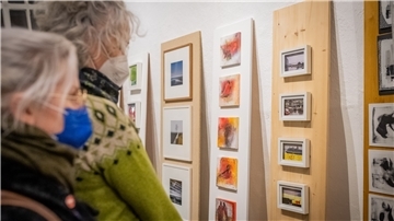 Bretter, die die Kunstwelt bedeuten: 36 Künstlerinnen und Künstler zeigen in der Ausstellung „Accrochage 16“ in der Galerie 149 in der „Alten Bürger ihre Werke. 