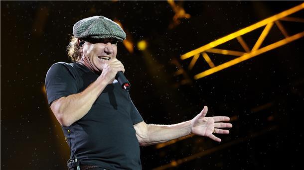 Brian Johnson musste als Nachfolger des charismatischen AC/DC-Frontmanns Bon Scott 1980 in große Fußstapfen treten. Doch der ehemalige Geordie-Sänger wurde nach seiner Glanzleistung auf "Back in Black" schnell ein Liebling der Fans.