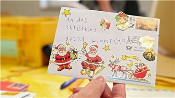Briefe an das Christkind können im bayerischen Weihnachtspostamt abgegeben werden.