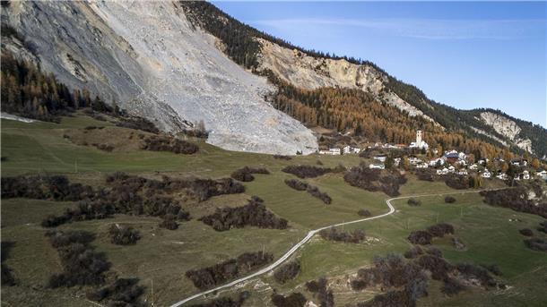 Geröll in Bewegung: Gefahr für Schweizer Dorf Brienz wächst Brienz: Die Gefahr eines neuen großen Schuttstroms ist gestiegen. (Archivbild)