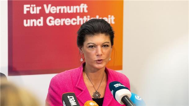 Sachsen: Umfrage sieht BSW aktuell auf Platz drei BSW-Chefin Sahra Wagenknecht kann sich Hoffnungen auf einen Einzug ins sächsische Landesparlament machen.