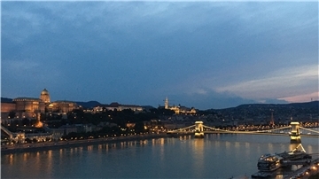 Budapest am Abend: Nach Dienstschluss genießt Kerstin Suhling Spaziergänge in der Stadt.