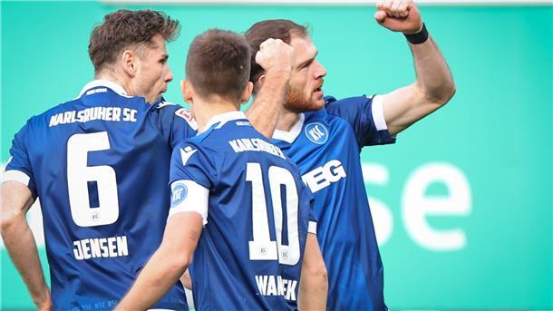 Debüt von Siewert: Fürth kassiert nächste Niederlage Budu Zivzivadze (r) trifft wieder in der 2. Bundesliga.