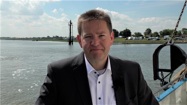 Warum Butjadingen keinen Museumshafen will Bürgermeister Axel Linneweber hat eine besondere Beziehung zum Fedderwardersieler Hafen. Sein Opa und seine beiden Onkel waren Fischer. Familienurlaube fanden auf dem Wasser statt.
