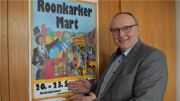 Bürgermeister Harald Stindt möchte schon jetzt Vorfreude wecken auf den 889. Roonkarker Mart, der vom 20. bis 23. September in Rodenkirchen stattfindet.