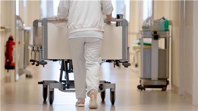 Bund und Länder ringen um eine Neuaufstellung der Krankenhäuser. Sie soll über mehr Spezialisierung auch die Qualität verbessern.