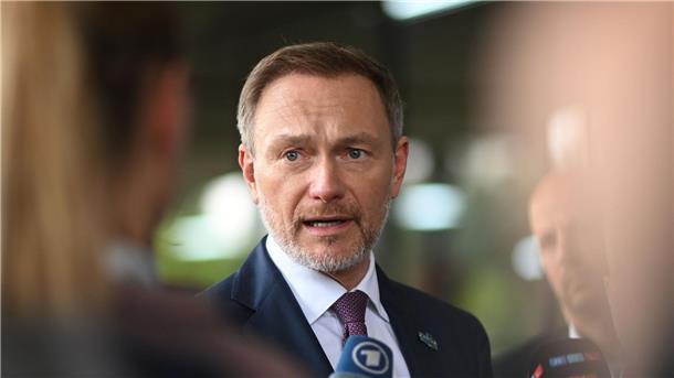 Ringen um Nutzung russischer Gelder für die Ukraine Bundesfinanzminister Christian Lindner. Die EU plant, die Erträge aus eingefrorenem russischen Vermögen für den Wiederaufbau der Ukraine bereitzustellen.