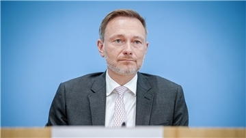 Lindner verlangt neuen Entwurf zu Kindergrundsicherung Bundesfinanzminister Christian Lindner sieht  die vereinbarten Voraussetzungen im Entwurf zur neuen Sozialleistung nicht erfüllt.