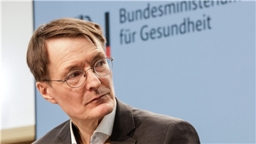 Bundesgesundheitsminister Karl Lauterbach rechnet bereits in diesem Jahr mit Erleichterungen für Ärzte und Patienten.
