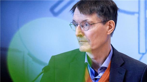 Lauterbachs „Turbo“-Plan für digitale Patientenakten Bundesgesundheitsminister Karl Lauterbach (SPD) will, dass elektronische Patientenakten Ende 2024 für alle verbindlich werden.