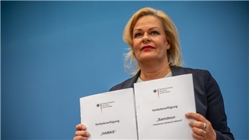 Bundesinnenministerin Nancy Faeser präsentiert die Verbotsverfügungen für Hamas und Samidoun.