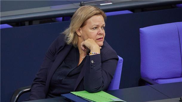 Bilanz zu neuen Grenzkontrollen: 1.000 Zurückweisungen Bundesinnenministerin Nancy Faeser (SPD) war lange gegen Binnengrenzkontrollen. Inzwischen hält sie diese aber für notwendig. (Archivfoto)