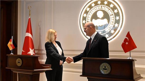 Bundesinnenministerin Nancy Faeser trifft den türkischen Innenminister Süleyman Soylu in Ankara.
