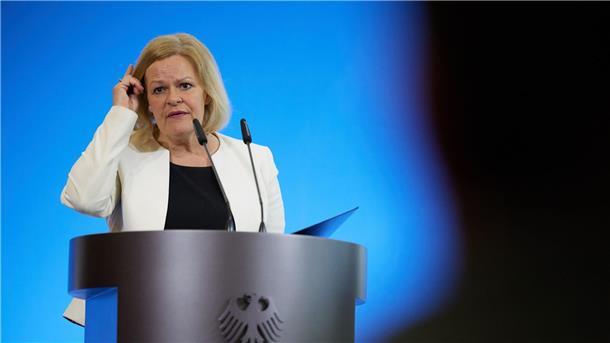 Dauerstreit Asyl: EU-Parlament stimmt für schärfere Regeln Bundesinnenministerin Nancy Faeser will sich dafür einsetzen, dass die beschlossene Reform des europäischen Asylsystems möglichst schnell Wirkung entfaltet.