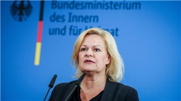Bundesinnenministerin Nancy Faeser zielt mit ihrem Gesetzentwurf auf einen konsequenteren Vollzug von Abschiebungen.
