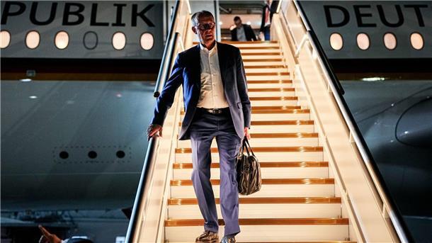 Bundeskanzler Merz landet in Belem zur Weltklimakonferenz COP30