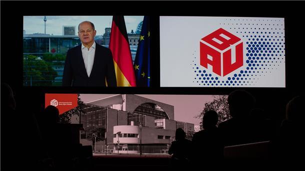 Scholz bekräftigt: Müssen Strom- und Gaspreis senken Bundeskanzler Olaf Scholz auf dem Gewerkschaftstag der Industriegewerkschaft Bauen-Agrar-Umwelt: Die Energieversorgung Deutschlands über den Winter hält er aktuell für gesichert.