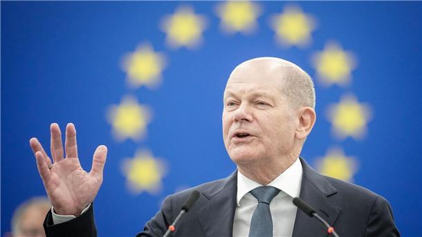 Bundeskanzler Olaf Scholz bei seiner Rede im EU-Parlament in Straßburg.