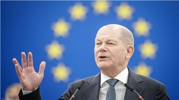 Bundeskanzler Olaf Scholz bei seiner Rede im EU-Parlament in Straßburg.