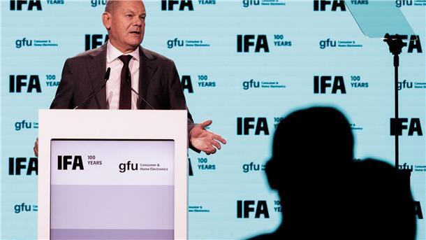 Bundeskanzler Olaf Scholz eröffnet die ifa