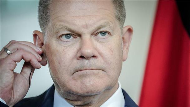 Scholz telefoniert mit Erdogan und lädt ihn nach Berlin ein Bundeskanzler Olaf Scholz gibt eine Pressekonferenz.