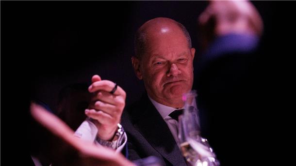 Bundeskanzler Olaf Scholz nimmt an der Eröffnungsgala der IFA teil.